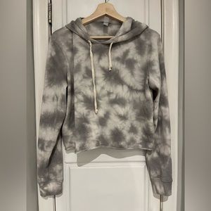 Alternative tie dye sweater with hood